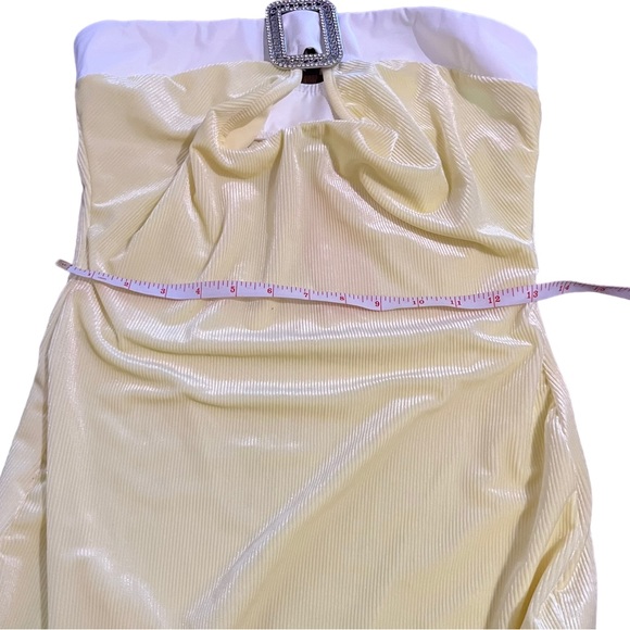 Yellow Velvet & Vinyl White Buckle Cut Out Cowl Bodycon Strapless Mini Dress - Picture 9 of 11